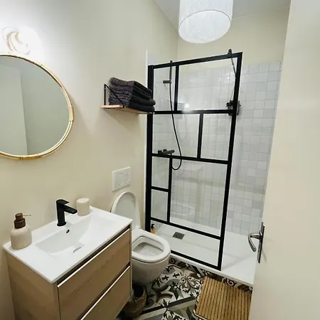 Chez Celia Apartment *